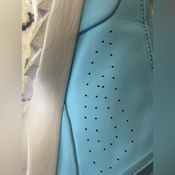 Like new Fila baby blue sneakers / tennis shoes - Picture 6 of 7